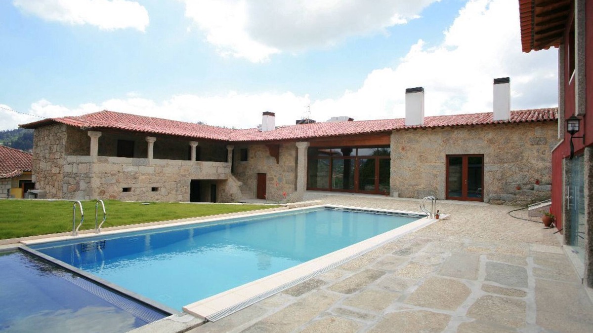 Penso Cottage | LUXURY AND FANTASTIC MAIN HOUSE, MOTHER'S HOUSE, SWIMMING POOL AND JACUZZI