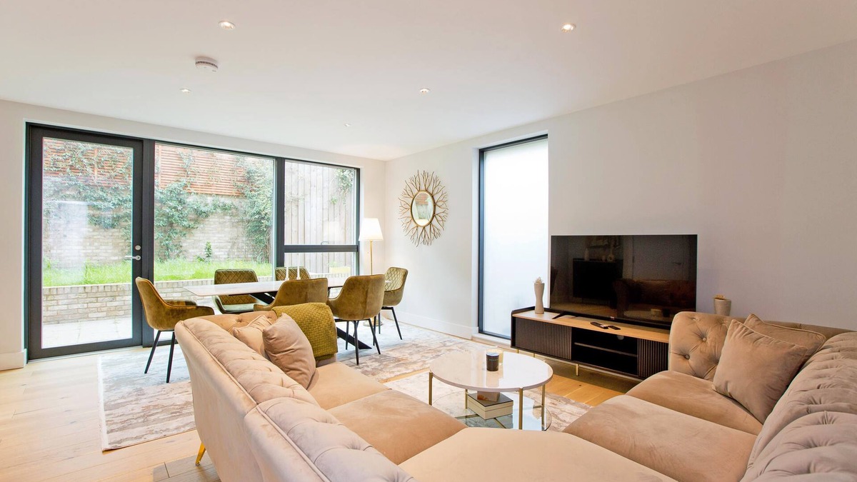 Queenstown House | Luxury and Modern 3 bed 3 bath Battersea Power Station