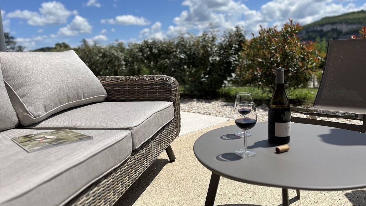 Tour-de-Faure Villa | Luxury and refinement opposite Saint Cirq Lapopie