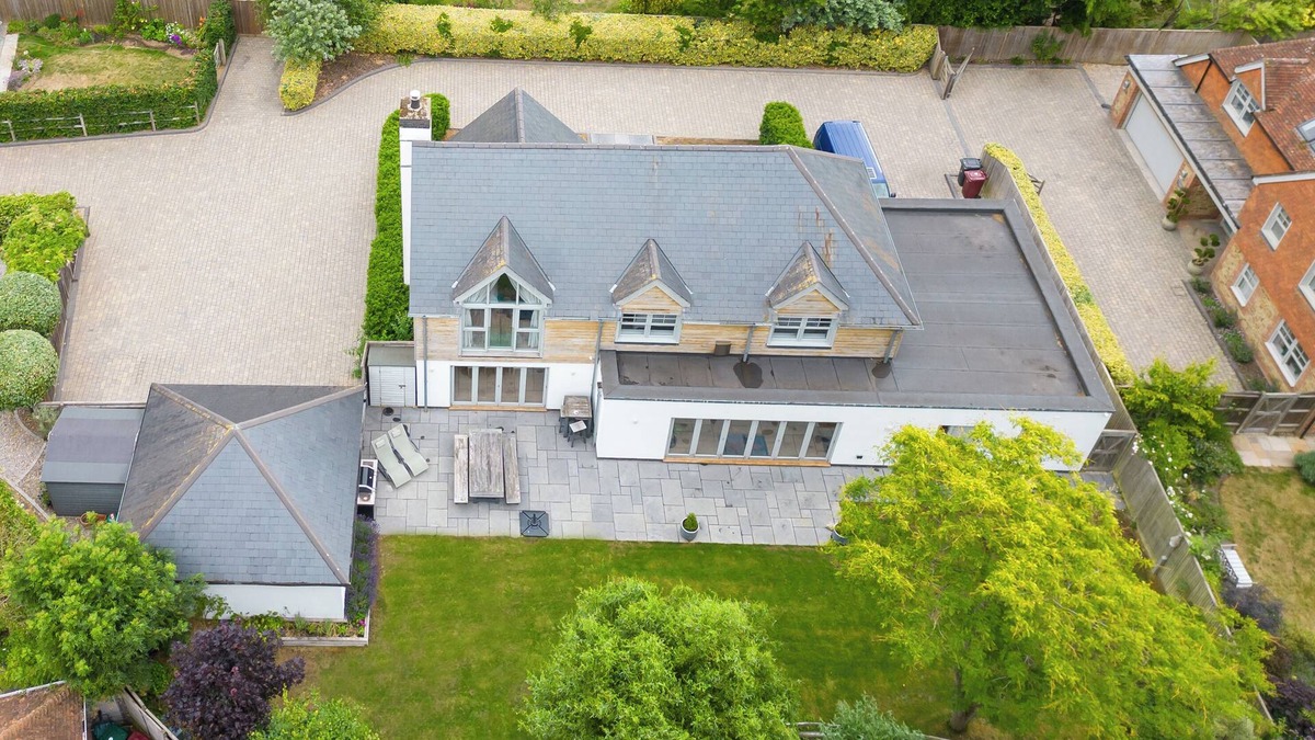 Bosham House | Luxury and Spacious 5 bed House, 5 Minutes Walk From Bosham Estuary