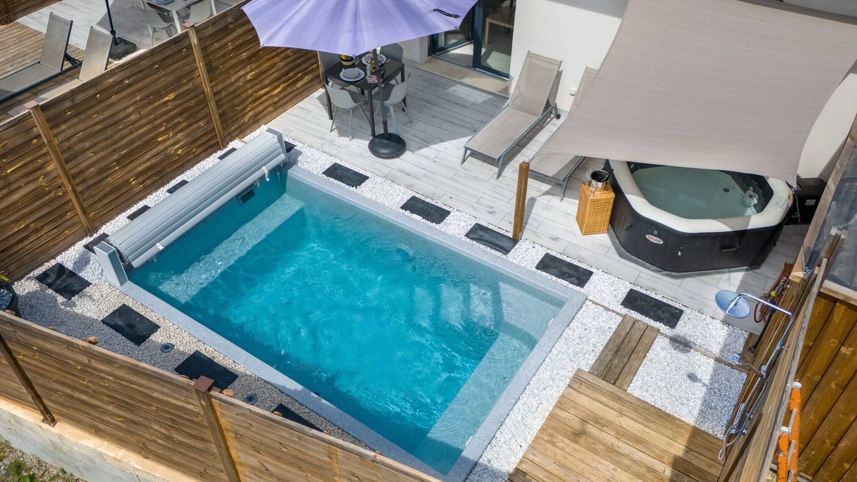 Roquefort-les-Pins Apartment | Luxury apartment, private spa & heated pool