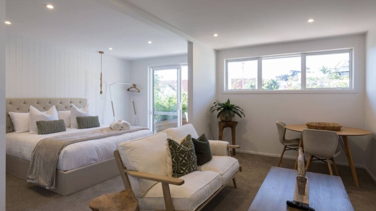 Mission Bay Apartment | Luxury Apart, Balcony & Seaviews, Full Laundry