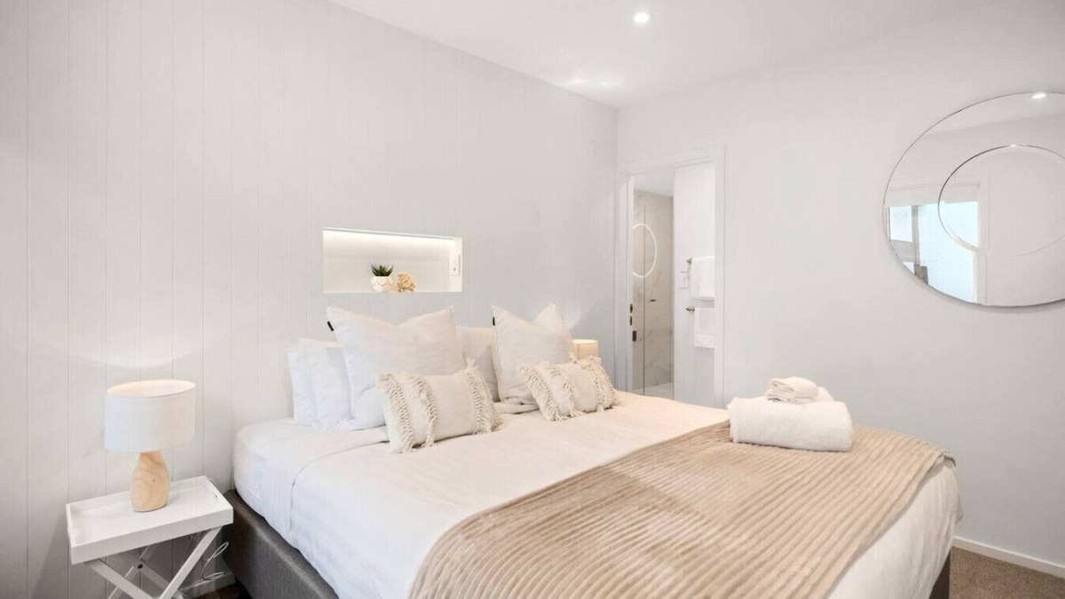 Mission Bay Apartment | Luxury Apart, Garden Views, Full Laundry, Kitchen