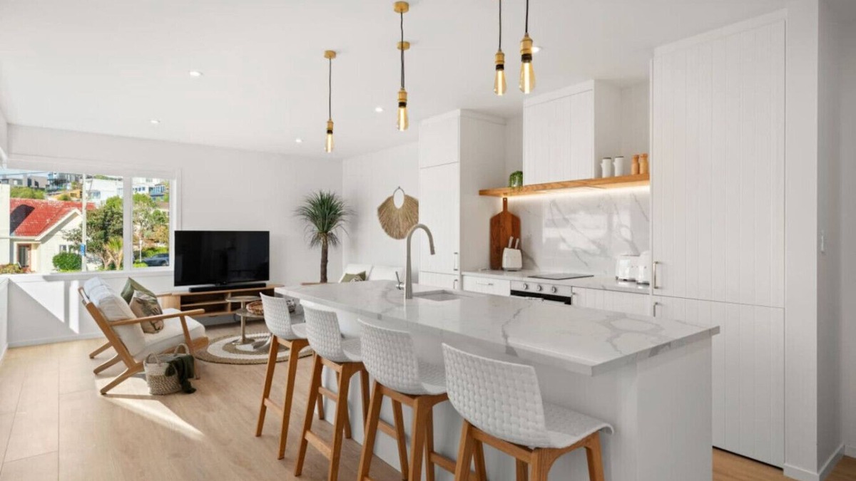 Mission Bay Apartment | Luxury Apart, Seaviews & Balcony, Full Kitchen