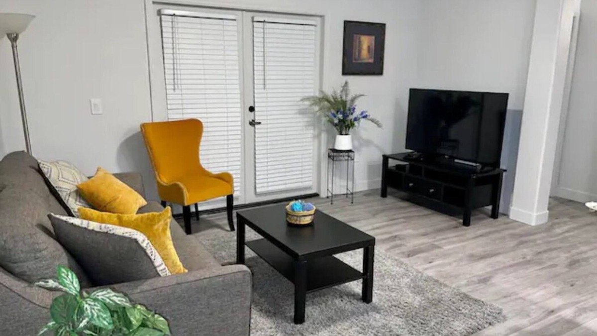 Glendale Sports and Entertainment District Apartment | Luxury Apartment! 1 mile from Westgate