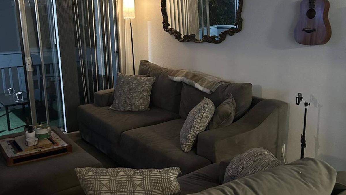 Bellflower Apartment | Luxury Apartment 12-15mins from Long Beach Airport