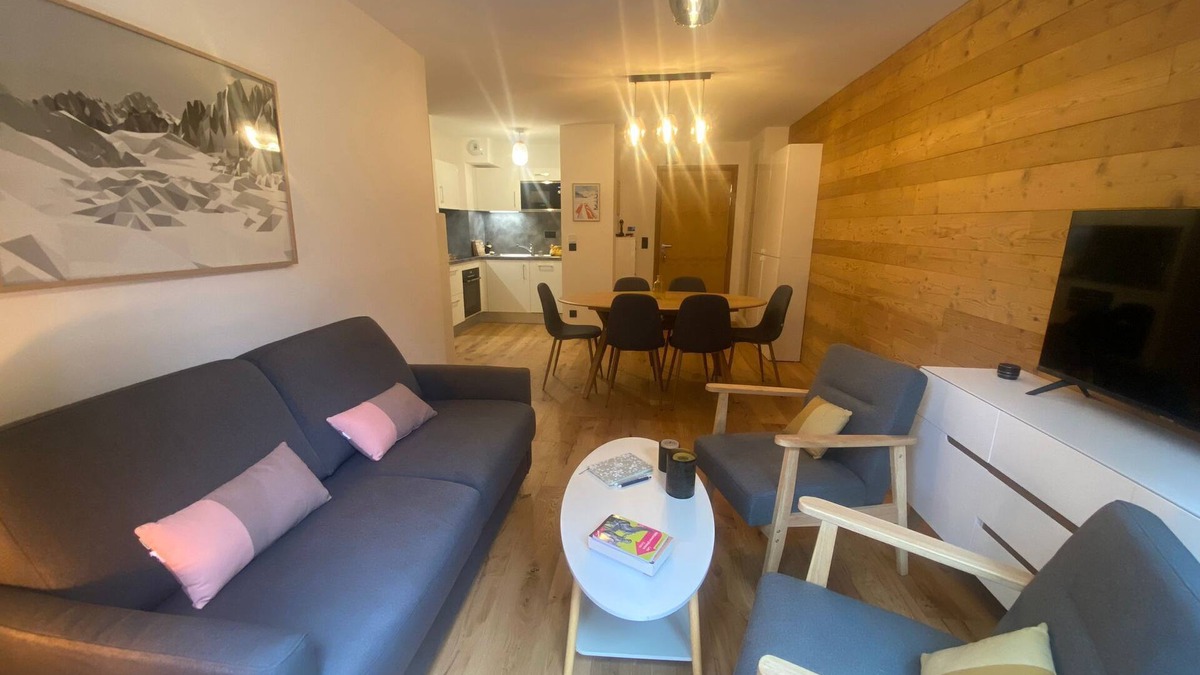 Combloux Apartment | Luxury apartment 6-8 pers. with Balcony - small garden foot of slopes Combloux