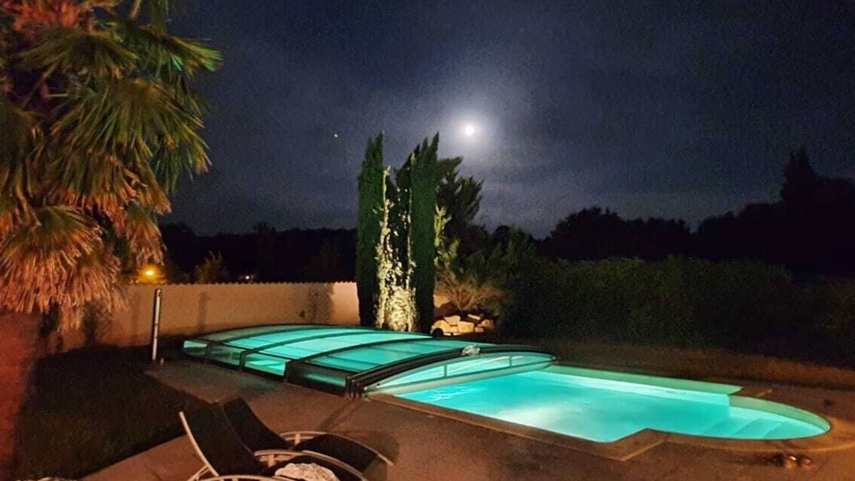 Heyrieux Apartment | Luxury apartment air-conditioning swimming pool spa sauna gym bikes ping pong