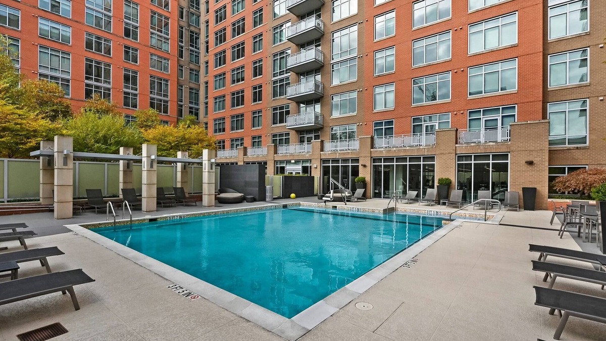 Reston Apartment | Luxury Apartment in heart of Reston 1 bedroom