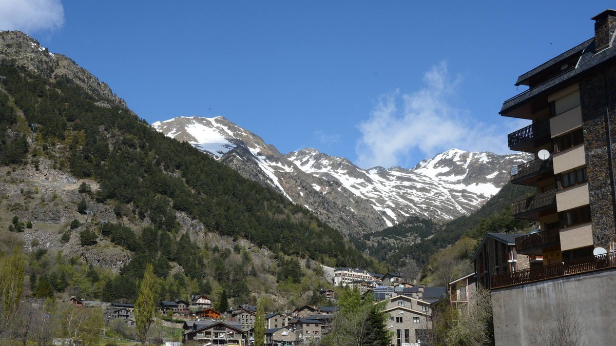 Mas de Ribafeta Apartment | Luxury Apartment in the heart of the mountains, Arinsal Andorra