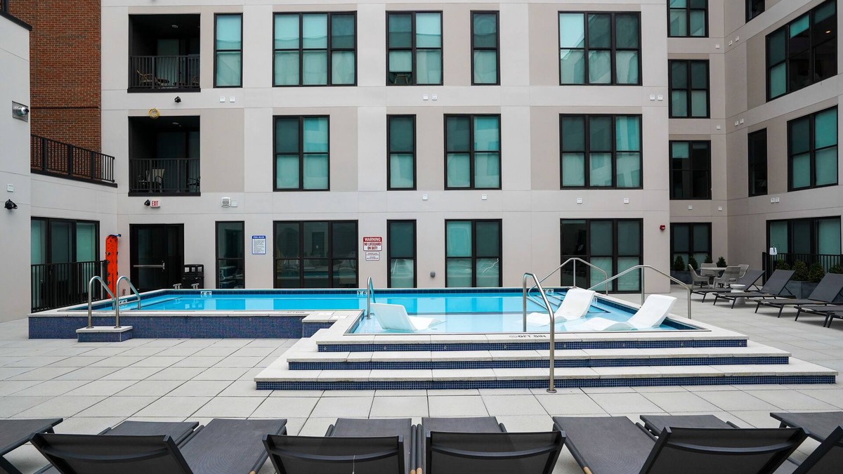 Central Business District Apartment | Luxury apartment in Downtown with/Pool/Gym/Rooftop