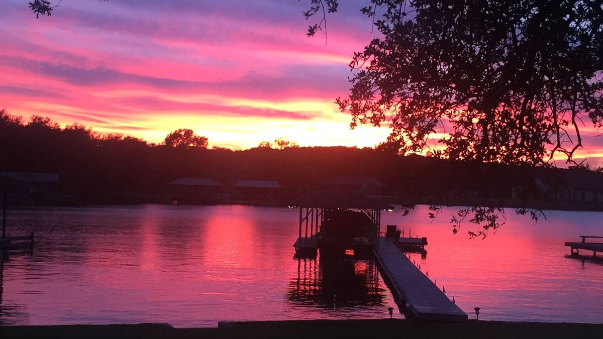 Granbury House | Luxury apartment is minutes from downtown. Lake and dock are on the property.