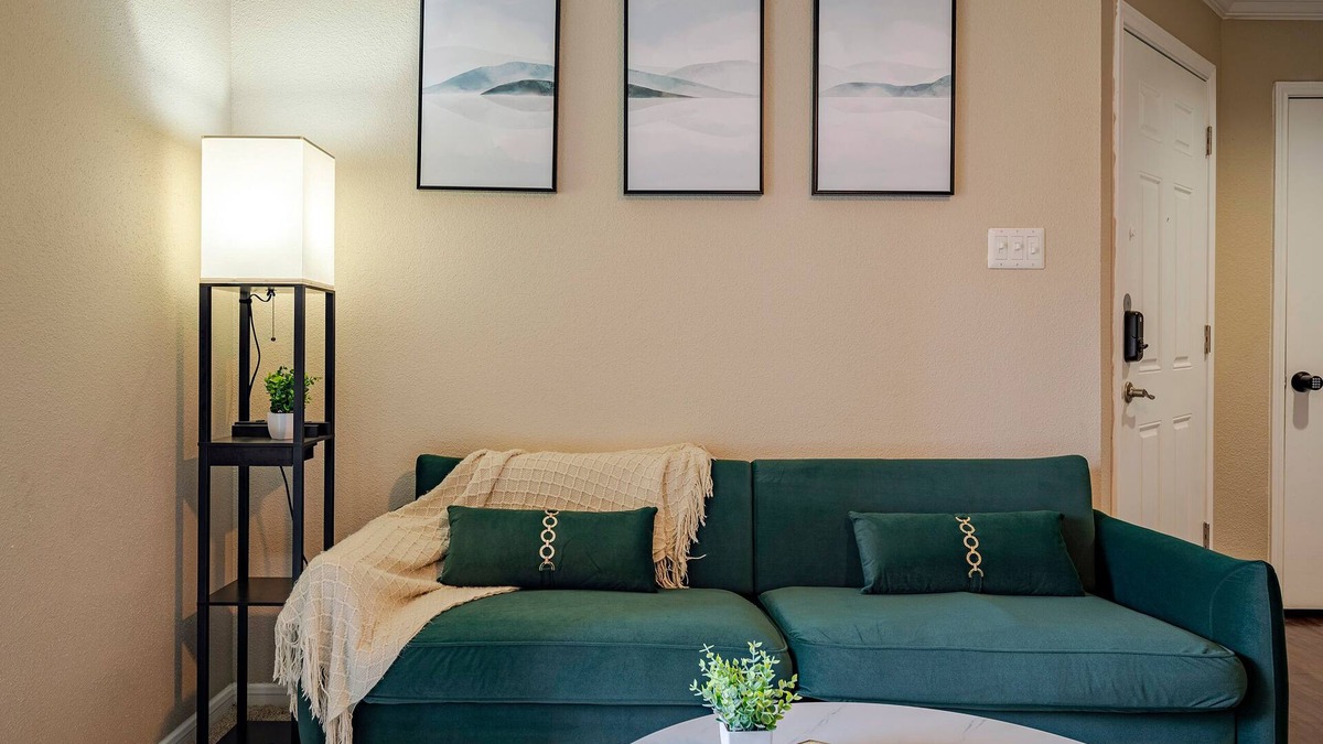 Astrodome Apartment | Luxury Apartment - Medical Center - 30+ day stays