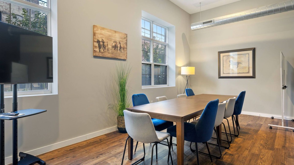 Allegheny-West Apartment | Luxury Apartment Near Downtown and Stadium