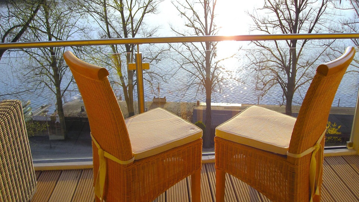 Woltersdorf Apartment | Luxury apartment Schilfgrün 80 sqm at the Berliner See - canoes free - sauna - garden