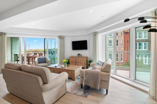 Newquay City Centre Apartment | Luxury Apartment very close to Tolcarne Beach