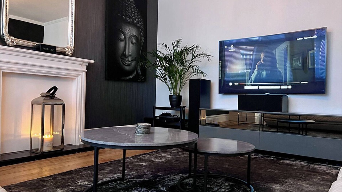 Boscombe Apartment | Luxury Apartment with Hot Tub Just 500 mtrs from the Beach & trendy high street