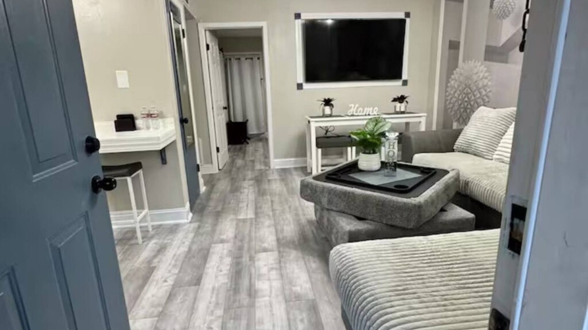 Pine Bluff Apartment | Luxury apartment with AC in Pine Bluff
