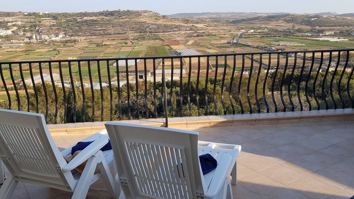 Mellieha Apartment | Luxury Apartment with breath taking views close to Golden Bay