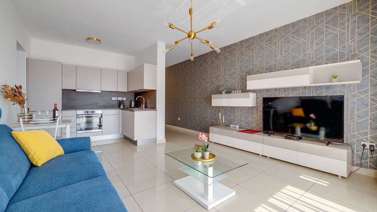 Gzira Apartment | Luxury Apartment with Balcony, Central Area