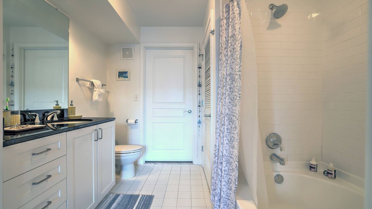 Herndon Apartment | Luxury Apartment with In-unit Washer/Dryer, Balcony, Gym, & Clubhouse.