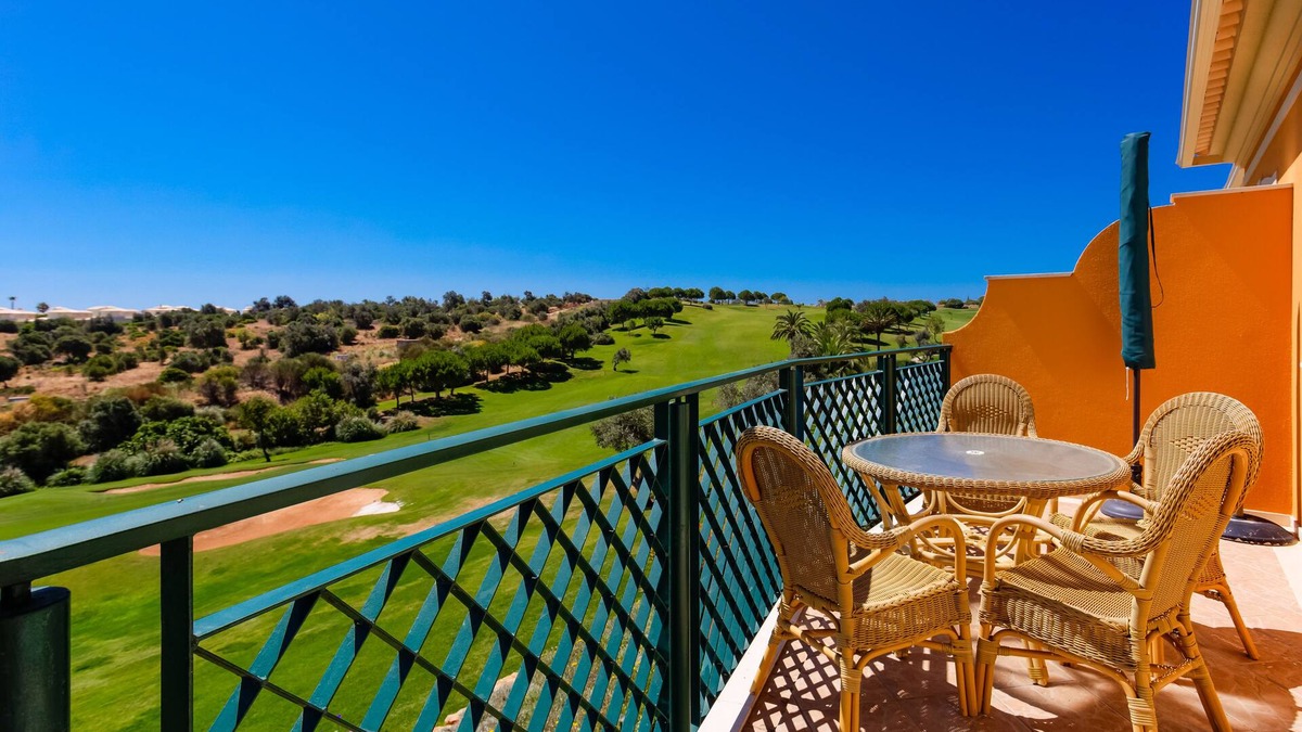 Atalaia Apartment | Luxury Apartment With Panoramic Views - Free Spa & Gym, WiFi and Daily Maid.