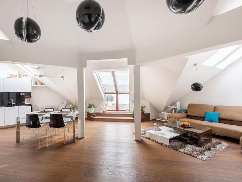 Vrsovice Apartment | Luxury apartment with terrace and garage