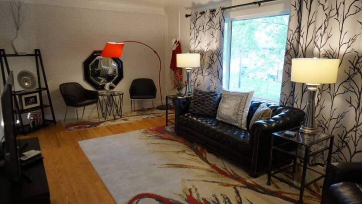 Kalamazoo House | Luxury Apartment with Patio