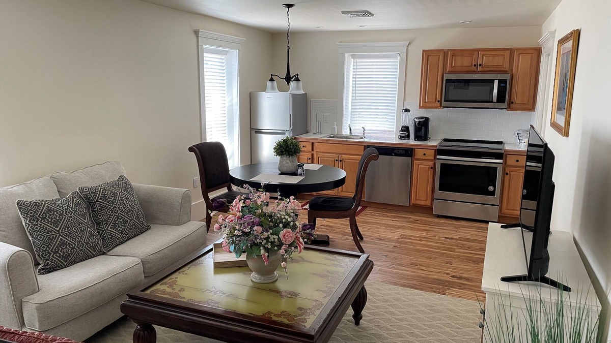 Brownstown Apartment | Luxury Apartments at Brownstown Unit 1