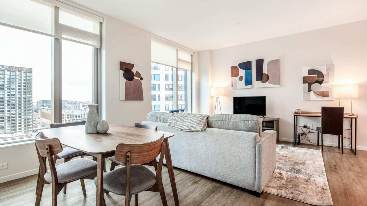 Seaport District Apartment | Luxury Apt in Seaport with Gym and Pool