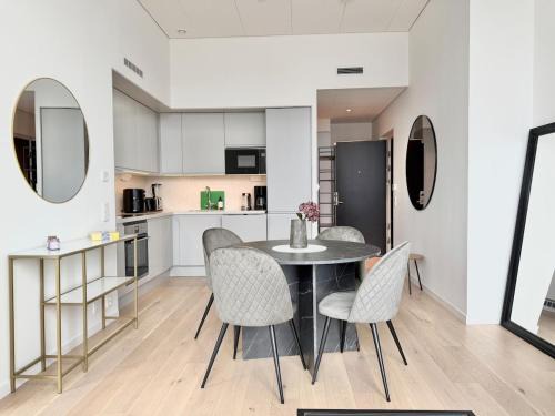 Lindholmen Apartment | Luxury Apt - Karlatornet - 2BR - Spa - Gym - City