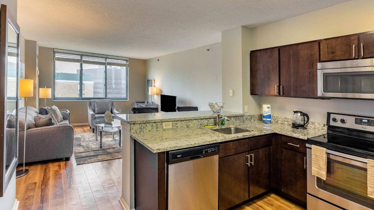 White Plains Apartment | Luxury Apt Near Train Station