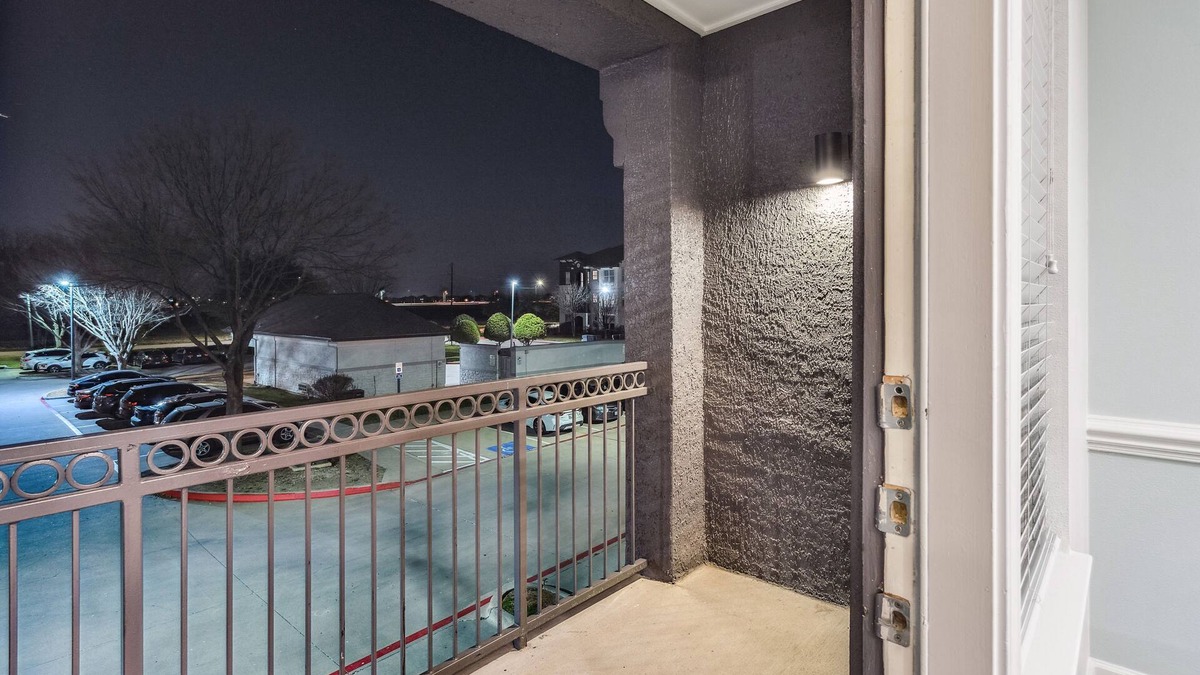 Frisco Apartment | Luxury Apt with Eco-Friendly Touches & Garage Parking
