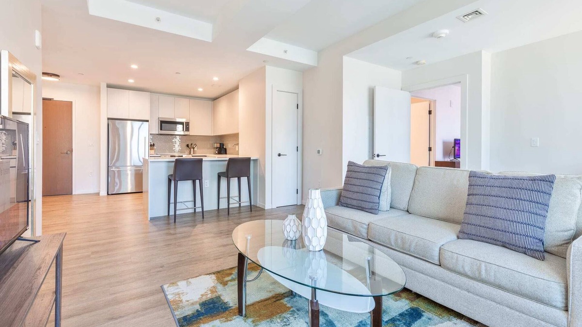 Seaport District Apartment | Luxury Apt with Kitchen and Pool