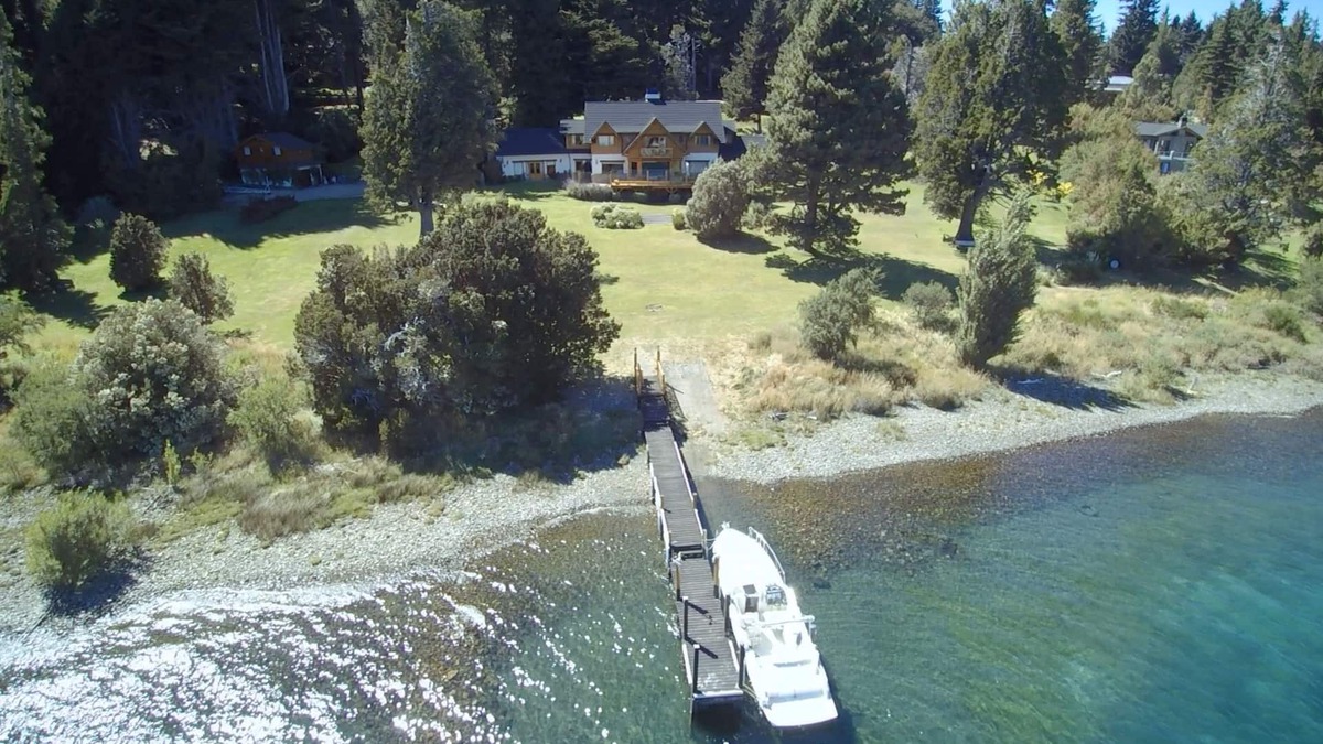 Llao Llao Villa | LUXURY LAKESIDE VILLA