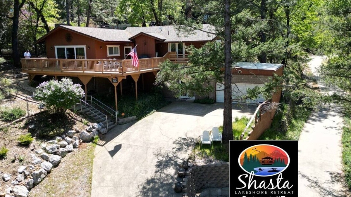Lakehead House | Luxury at the Lake - Large Lakeview - Game Room - Shasta Lakeshore Retreat #7