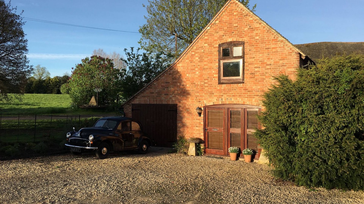 Tiddington House | Luxury Barn a mile from Stratford upon Avon