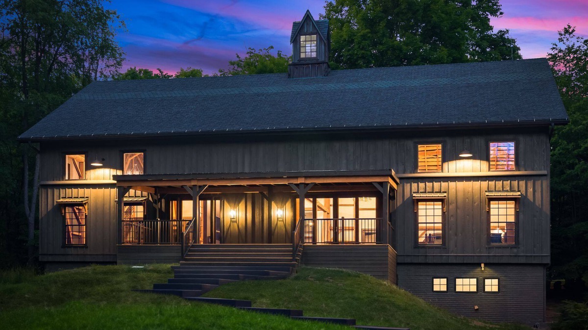 Loudonville House | Luxury Barn Retreat near Mohican River