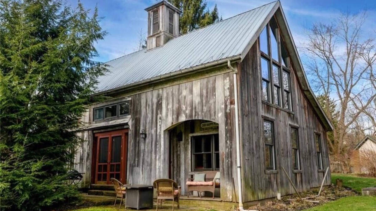 Peninsula House | Luxury Barn with Best View in the Cuyahoga National Park.