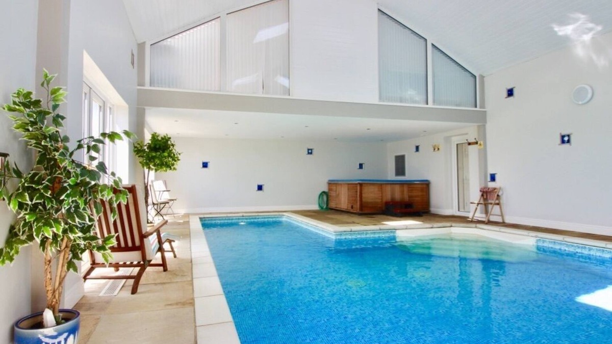 Trimdon Station House | Luxury barn with privateheated indoor pool & hot tub close to Durham City