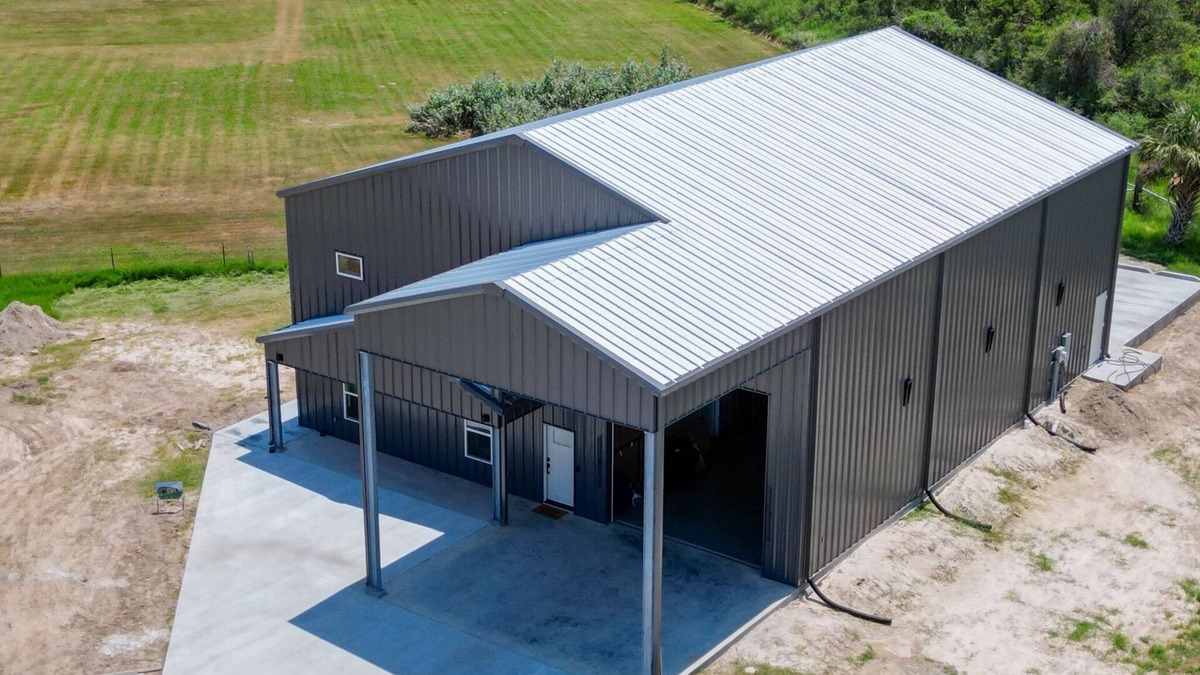 Port O Connor House | Luxury Barndo -Secure Boat Storage & Ice Maker