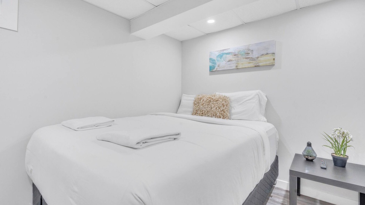 Winnipeg House | Luxury Basement Suite in Top Prime Location