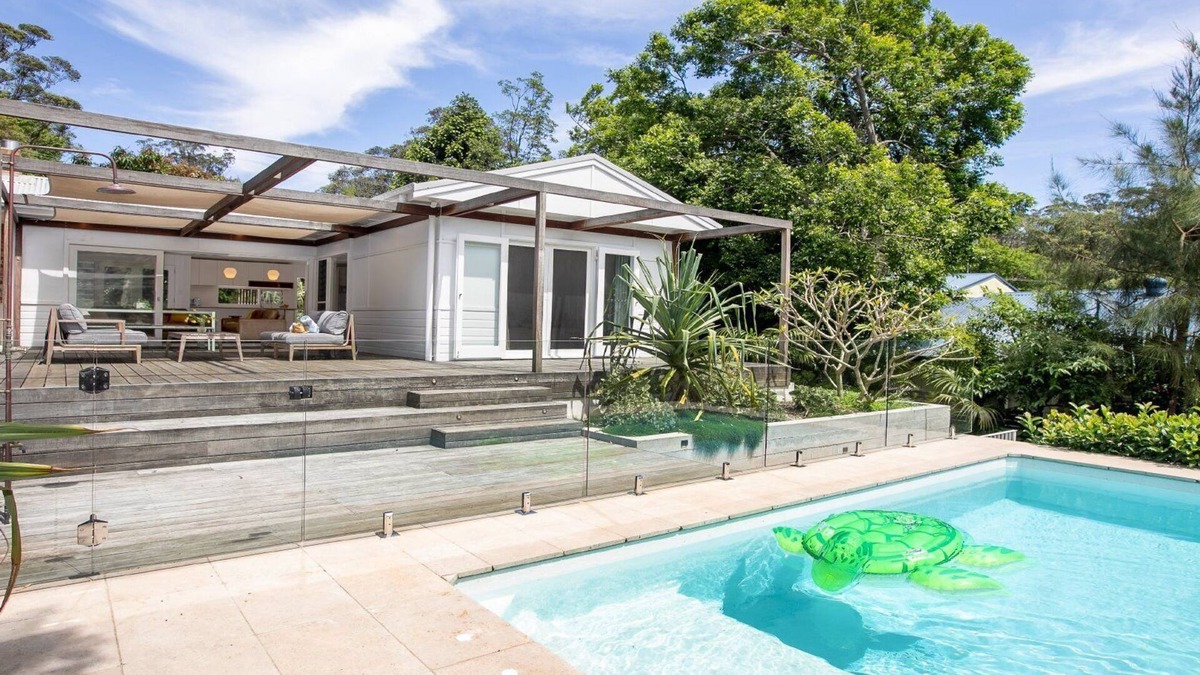Macmasters Beach House | Luxury beach shack with pool and short walk to beach