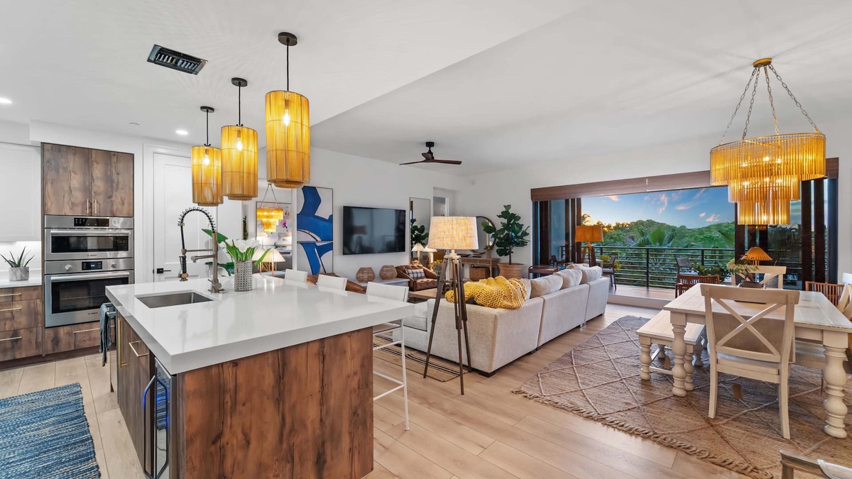 Redevelopment Area Condo | Luxury Beach Condo in Downtown Old Naples, FL