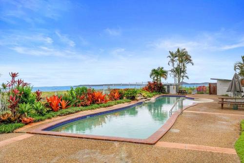 Urangan Apartment | Luxury Beach Front Apartment