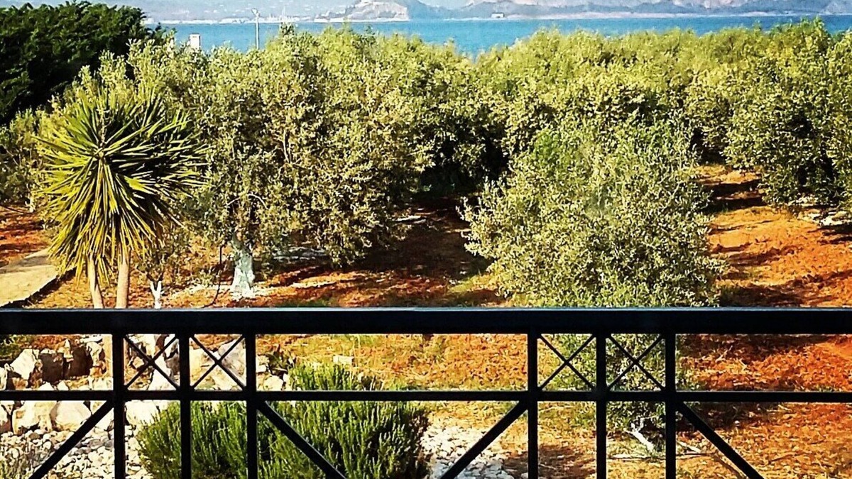Kiveri Villa | Luxury beach-front Villa