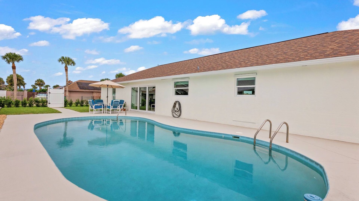 Ormond-by-the-Sea House | Luxury Beach Home w/Pool – 2 Blocks to Ocean - Ormond Beach, near Daytona