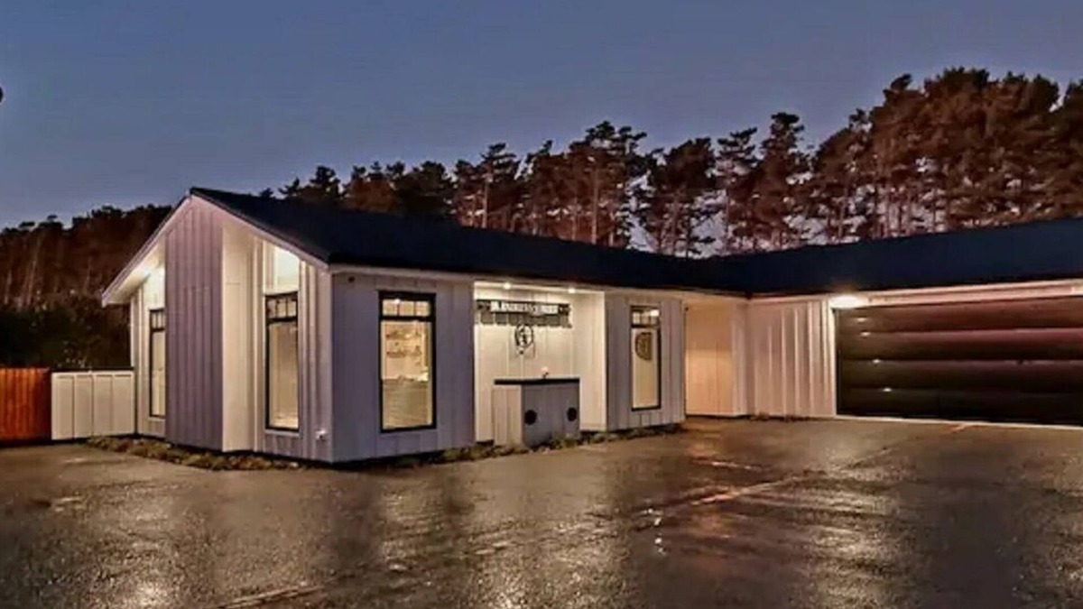 Foxton Beach House | Luxury Beach House