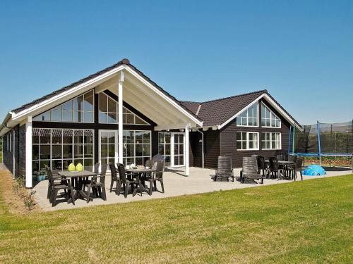 Saksild Strand House | Luxury Beach House with Pool