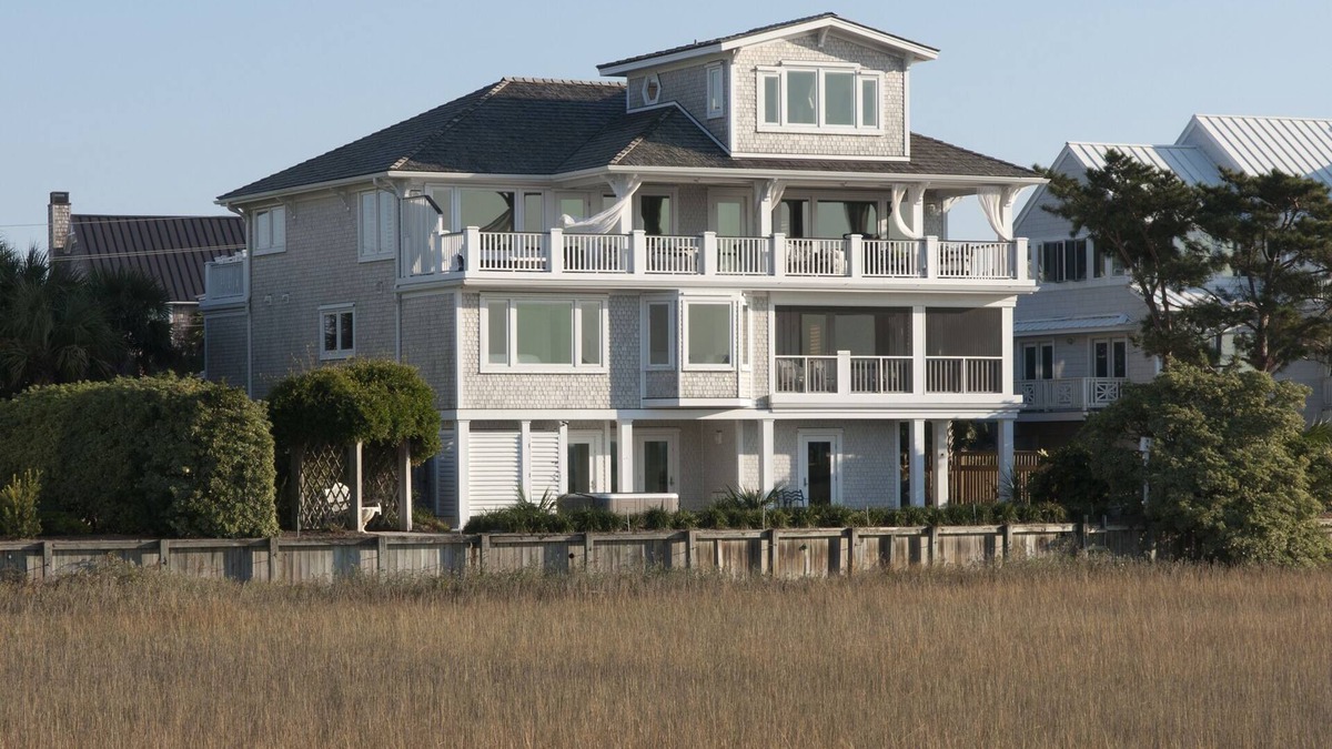 Shell Island House | Luxury Beach House ~ Steps to the Ocean with Stunning Sound Views